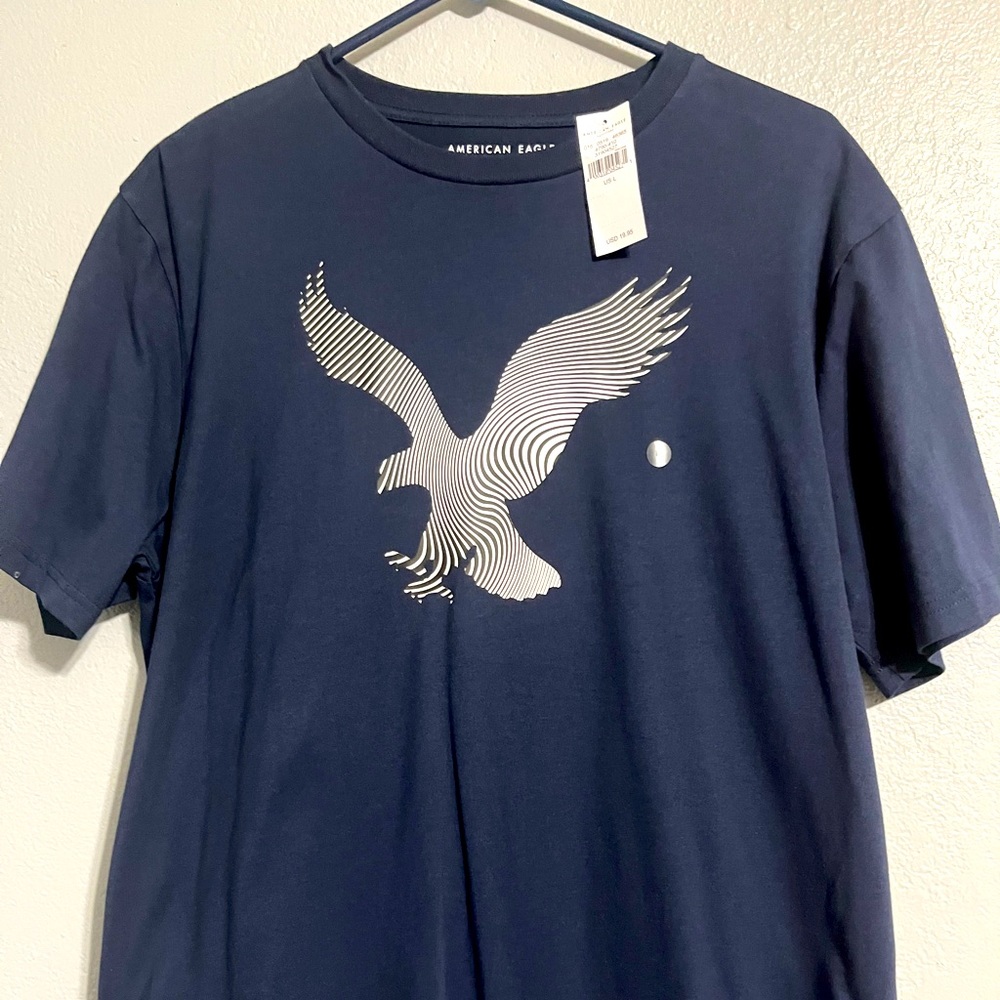 American Eagle Large tshirt.